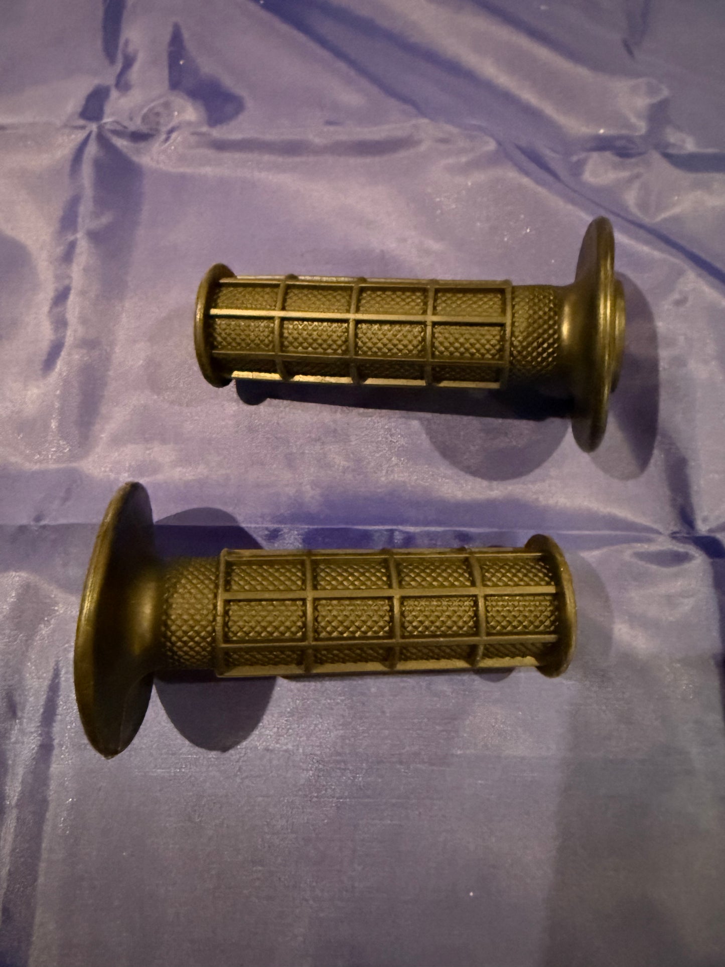 Handle bar grips
